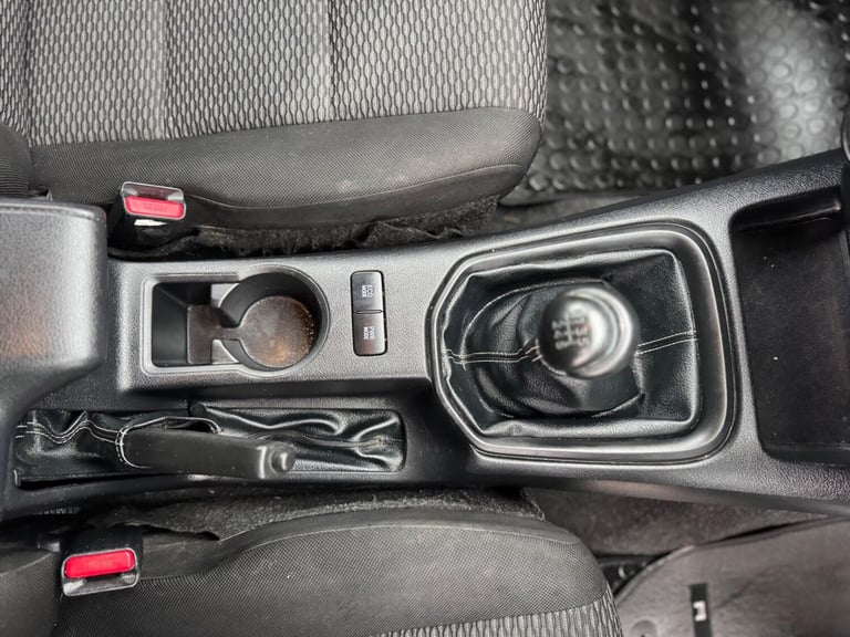 2019 Toyota Hilux Active D/Cab Pick Up 2.4 D-4D PICK UP DIESEL Manual