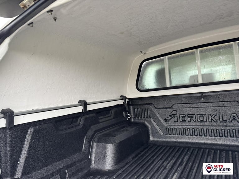 2020 Toyota Hilux 2.4 D-4D Active Pickup Extended Cab 4dr Diesel Manual 4WD Euro 6 (3.5t) (15 Pic...