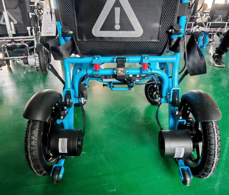 Folding electric wheelchair 