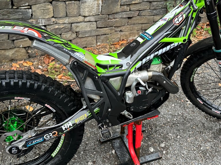 2021 VERTIGO COMBAT Combat Vertical 300 (21MY)  Petrol Manual
