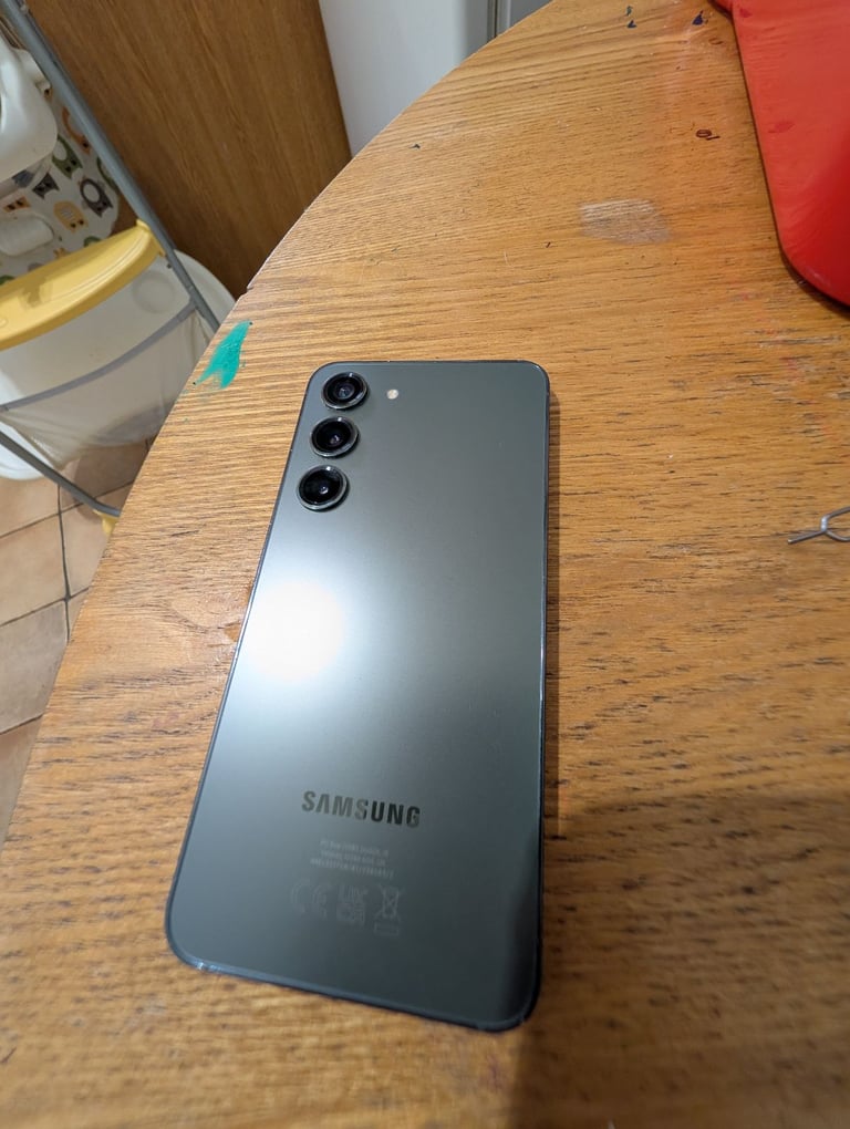 Samsung Galaxy S23 256GB Green - Unlocked - Great Condition (Minor Chrome Wear)