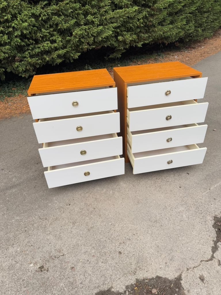 Chest of drawers for £90(we can deliver)