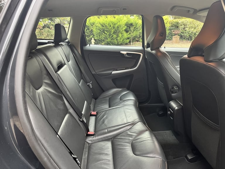 VOLVO XC60 2.4 D5 SE Lux 2011