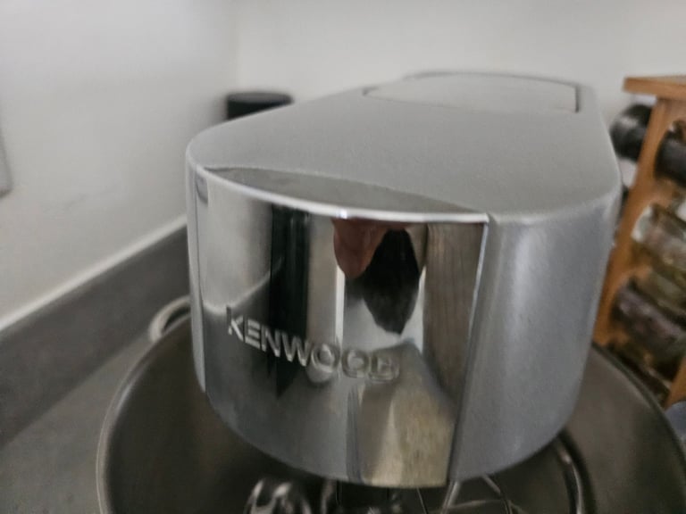 Kenwood stand mixer - chef Titanium KMC030