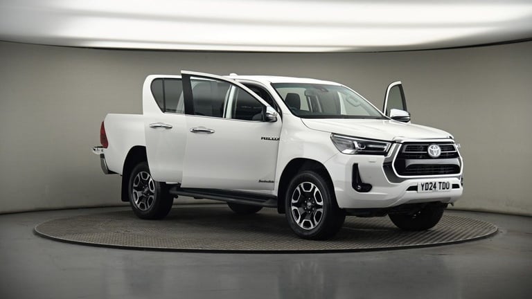 2024 Toyota Hilux 2.8 D-4D Invincible Pickup Double Cab 4dr Diesel Auto 4WD Euro 6 (s/s) (204 Pic...