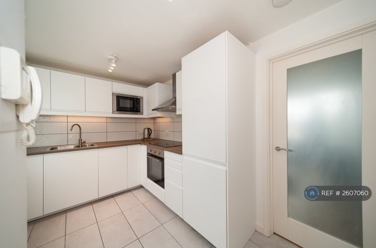 2 bedroom flat in Seaton Close, London, SE11 (2 bed) (#2607060)