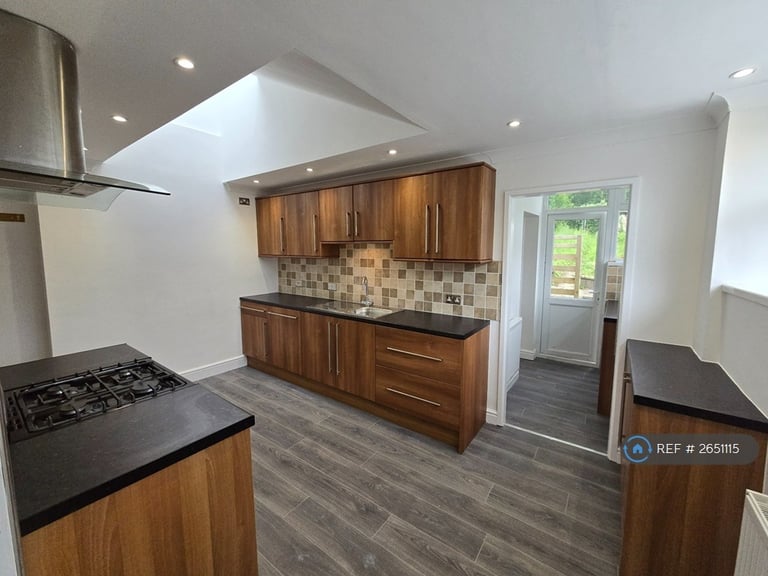 3 bedroom house in Rhosnewydd Terrace, Blackwood, NP12 (3 bed) (#2651115)
