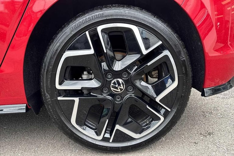 2024 Volkswagen Golf 1.5TSI 150PS Hatch Ã¢Â­ÂBlack Pack, Sunroof, DCC, Keyless, Winter Pack, To ...