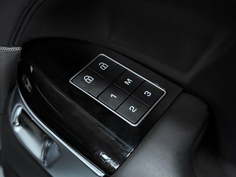 2021 Land Rover Range Rover Sport 3.0 D300 MHEV HSE Dynamic Black SUV 5dr Diesel Auto 4WD Euro 6 ...