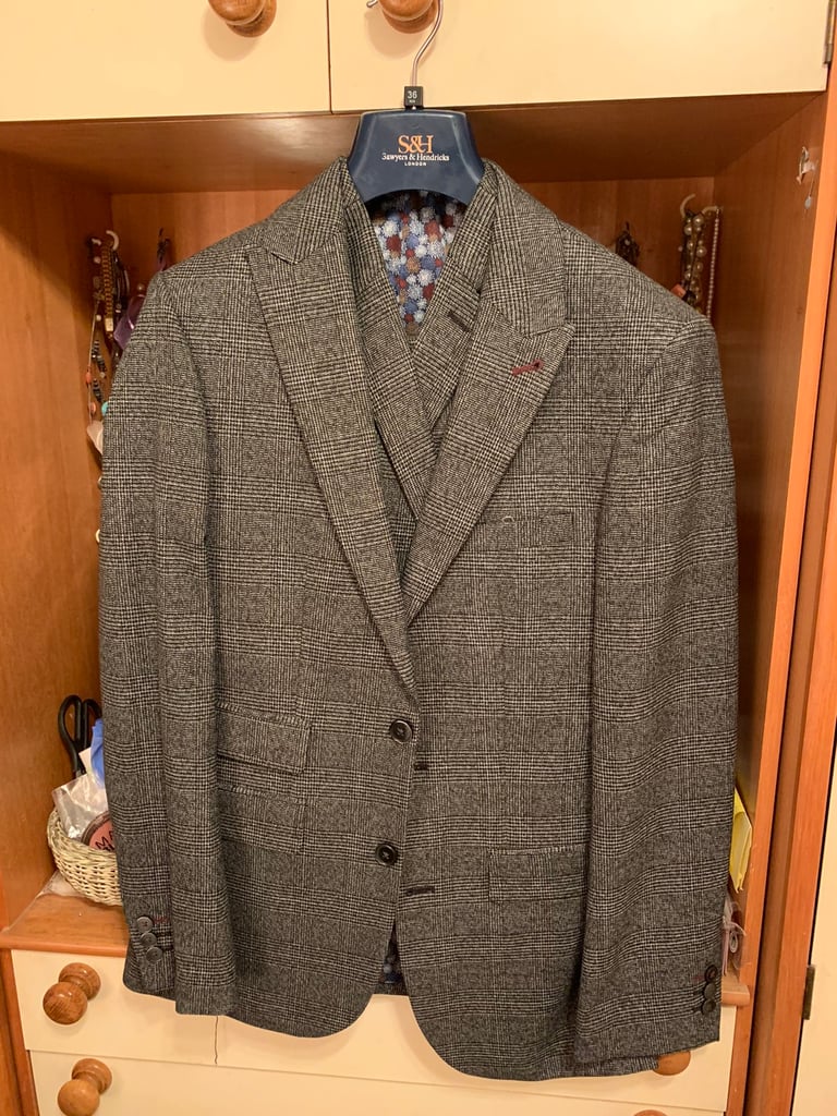 SecondHand Men's Suits & Tailoring for Sale in Kirkintilloch, Glasgow
