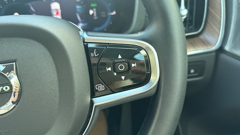 2023 Volvo XC60 2.0 T8 [455] RC PHEV Ultimate Dark 5dr AWD Gtron Estate Estate Hybrid Automatic