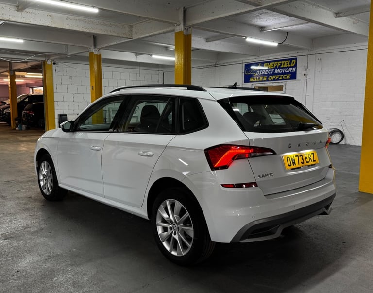 One Owner | Rear parking sensors| Apple Car play