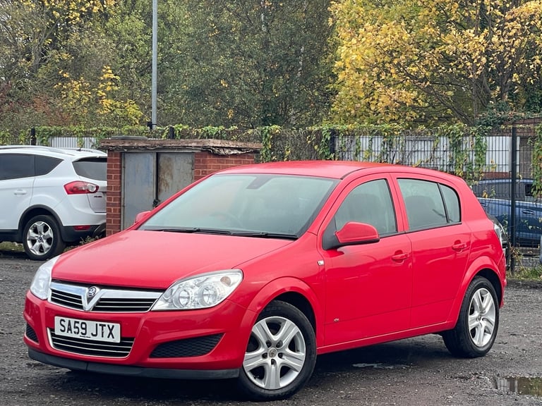 * 59 2010 VAUXHALL ASTRA 1.4L 5 DOOR + LONG MOT + IDEAL FIRST CAR + HPI CLEAR * 