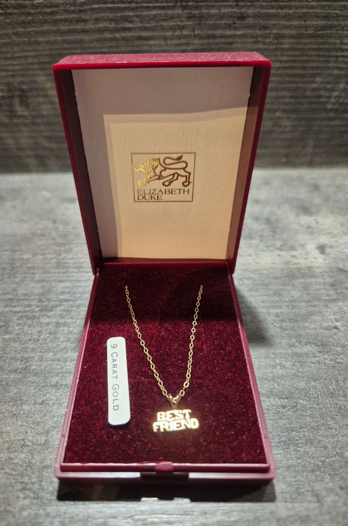 Best Friend Necklace (BRAND NEW)