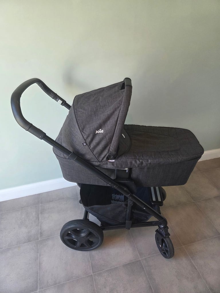 Joie Chrome dlx Travel System & i-Venture Car Seat with i-Base Advance