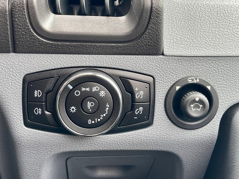 Ford TRANSIT 410 410 TDCI 125 L3H2 TREND 15 SEAT MINIBUS LWB MEDIUM ROOF RWD