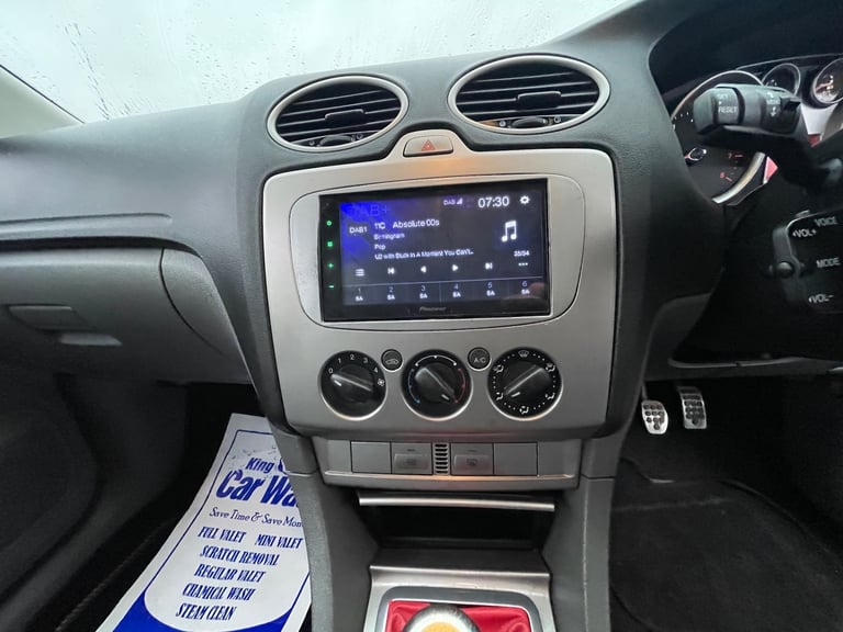 * 2011 FORD FOCUS ZETEC S 1.8L 3 DOOR + LONG MOT + ALLOYS + FOG LIGHTS * 