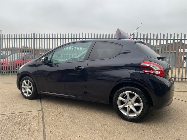 2014 Peugeot 208 STYLE *** RAC APPROVED *** RAC WARRANTY *** Hatchback Petrol Manual