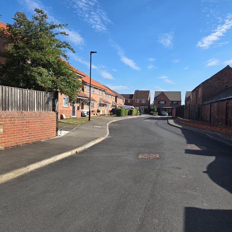 2 bed Semi-detached House in quiet village 