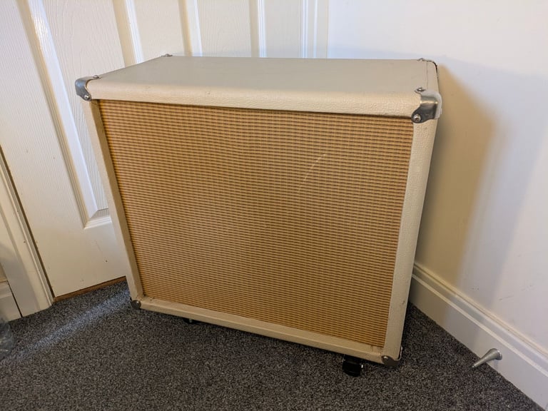 Zilla Guitar Cabinet two Celestion G12 speakers