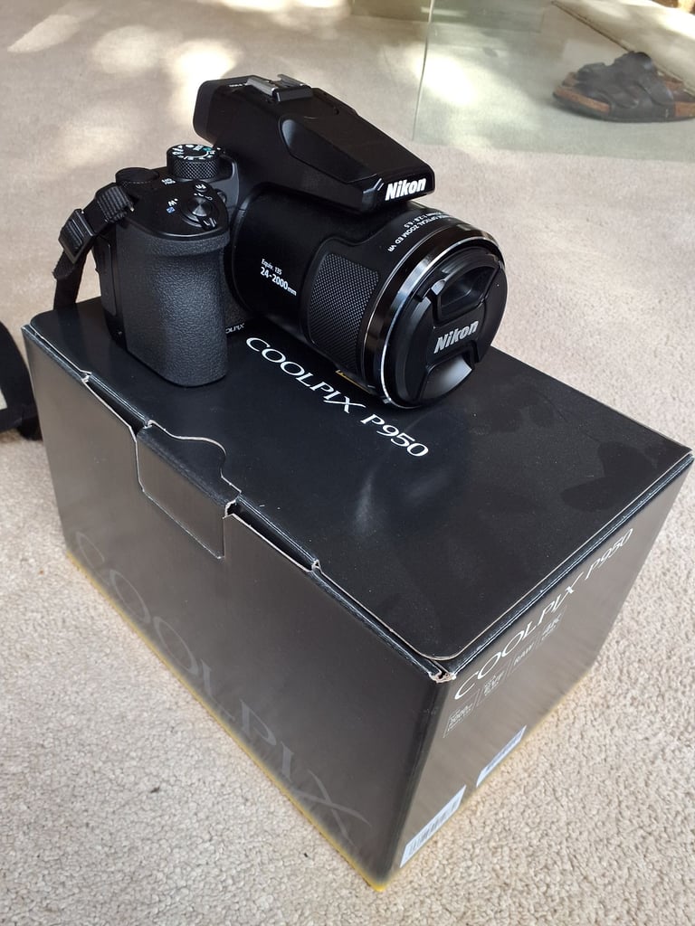 Nikon COOLPIX P950 Camera 16MP Compact Premium, Zoom 83x, nearly new.