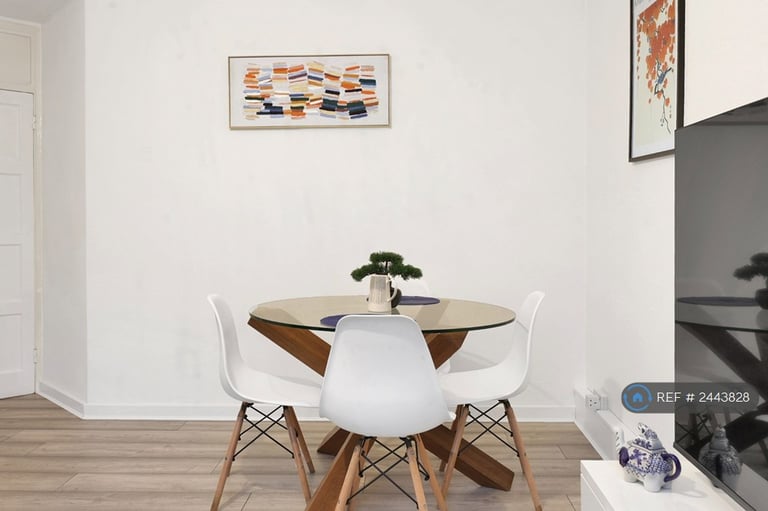 1 bedroom flat in Highbury Grove Court, London, N5 (1 bed) (#2443828)