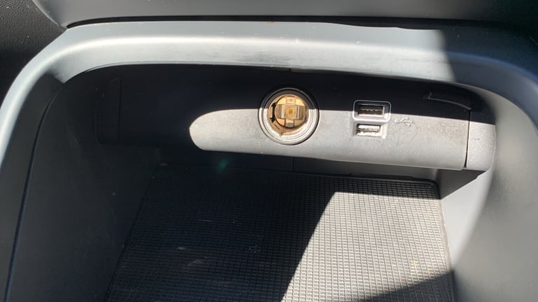 2022 Volvo XC40 1.5h T5 Recharge 10.7kWh Ultimate Bright SUV 5dr Petrol Plug-in Hybrid Auto SUV H...