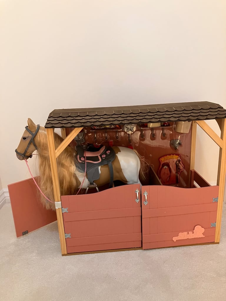 Horse Stable and Accessories Toy Playset