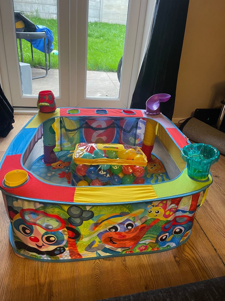 image for Ball pit incuding balls
