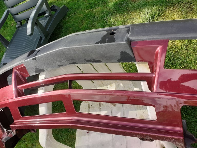 Citroen XM front bumper. Some damage (see pictures)