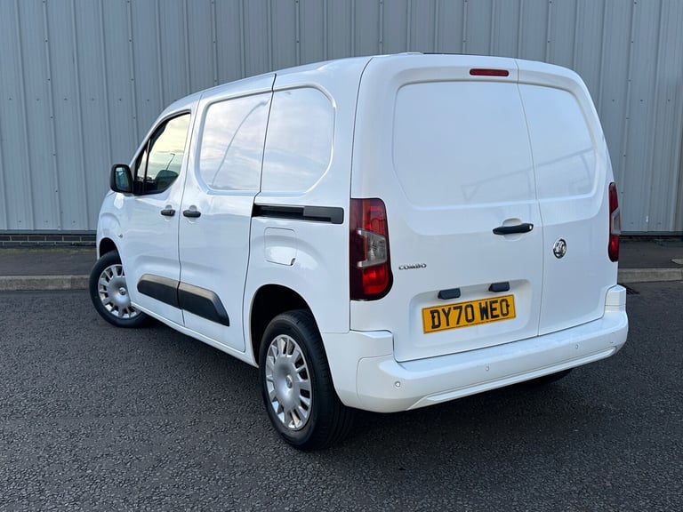 2020 Vauxhall Combo 2300 1.5 Turbo D 100ps H1 Sportive Van PANEL VAN Diesel Manual