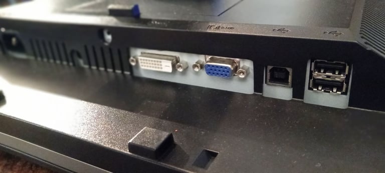 Computer monitor DELL 19" flat LCD