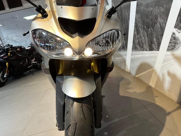 Kawasaki ZX 10 R 2005 with 19,895 miles + Akrapovic 