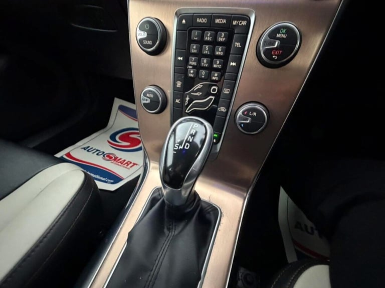  Volvo V40 D2 Cross Country Lux 5dr Powershift Diesel