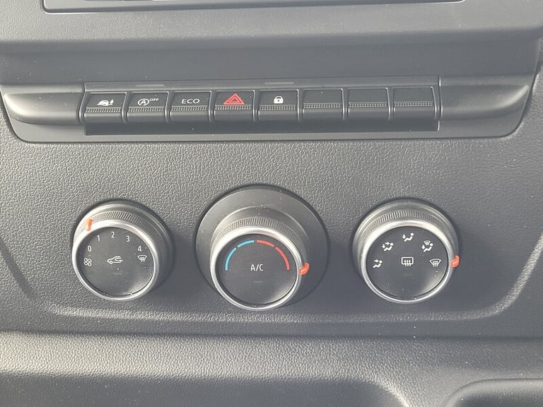 2023 Renault Master 145ps ENERGY 35 Business Luton Low Loader LWB 4.85m with Roller Shutter Doo L...