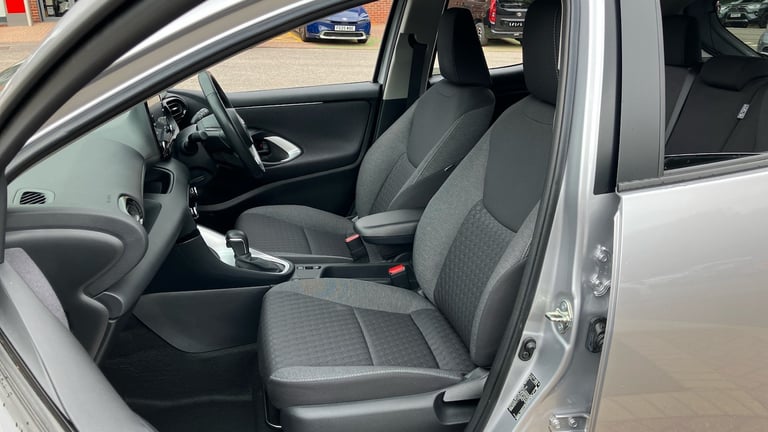 2023 Toyota Yaris 1.5 Hybrid Design 5dr CVT Hybrid Hatchback Hatchback Hybrid Automatic