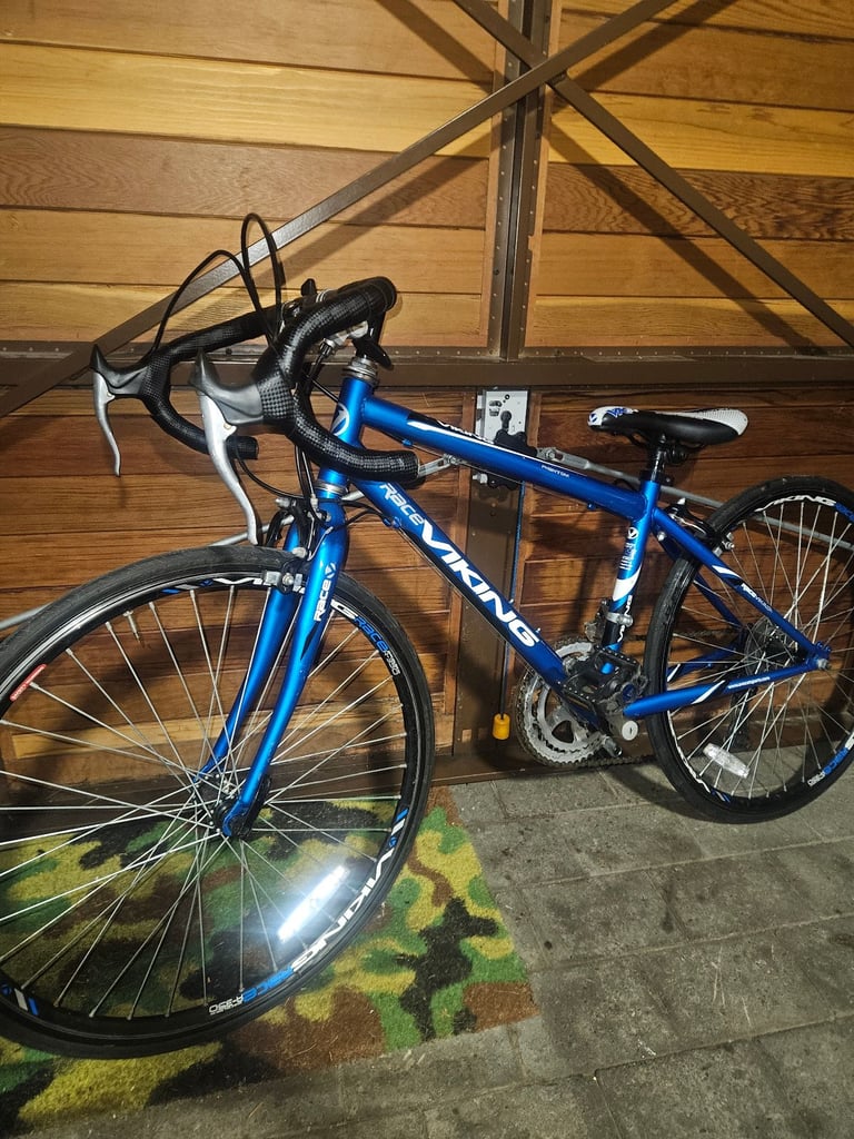 Boys Viking racer bike
