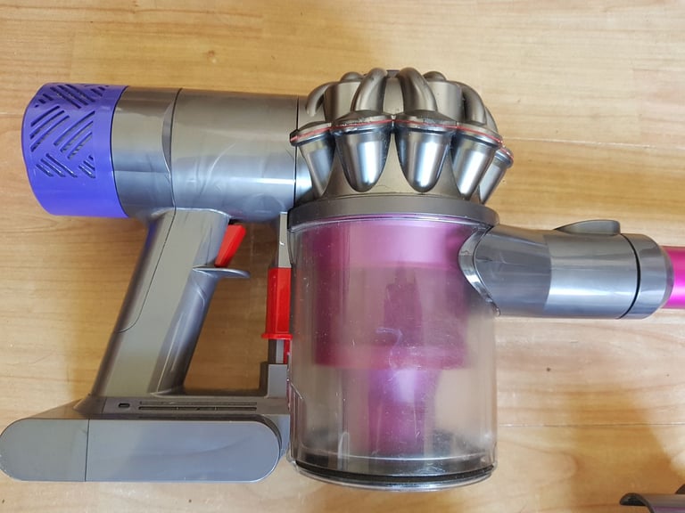 dyson v6 motorhead cordless vacuum cleaner Handheld filters washed and dried new batt