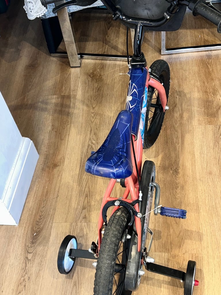 £55 kids bike 14 inch 