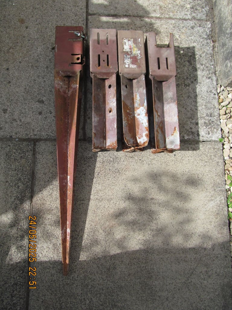 image for METPOST FOR TIMBER POST FENCING x 4 USED CONDITION 