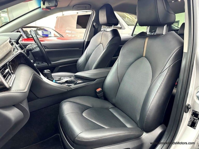 Toyota Camry 2.5 VVT-I DESIGN [SAT NAV, LEATHER &amp; HEATED SEATS]