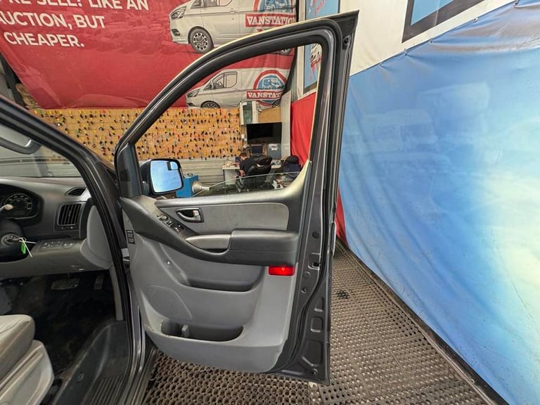 2012 Hyundai i800 2.5 CRDi Style 5dr Auto MPV DIESEL Automatic