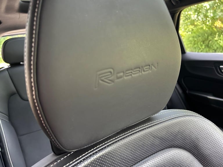 VOLVO XC60 2.0 R-Design T8 Twin Engine AWD 2018