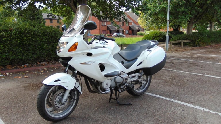 Honda NT650V Deauville 2005 low miles shaft drive Budget Tourer new MOT p/ex ok 