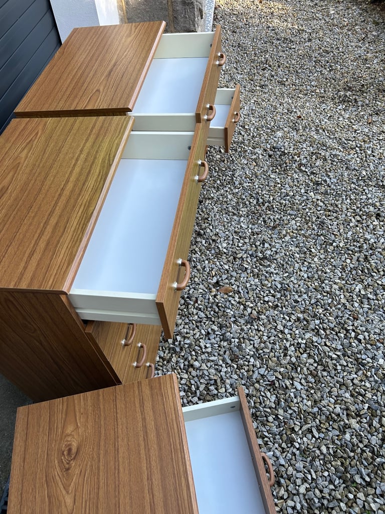 Two Chest of drawers and two Bedside Cabinets 