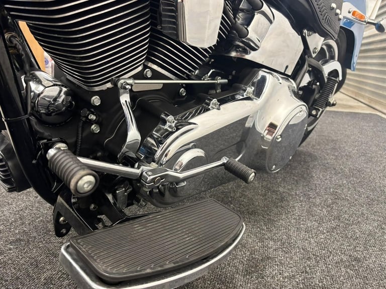 HARLEY DAVIDSON FLSTF FAT BOY ** VERY LOW MILEAGE - STUNNING - 12 MONTH MOT **