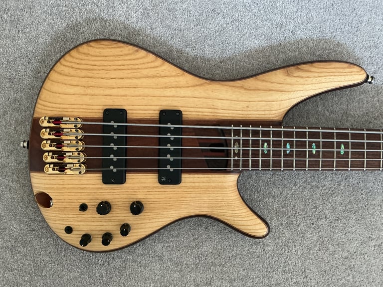 Ibanez SR1305  5 string bass guitar