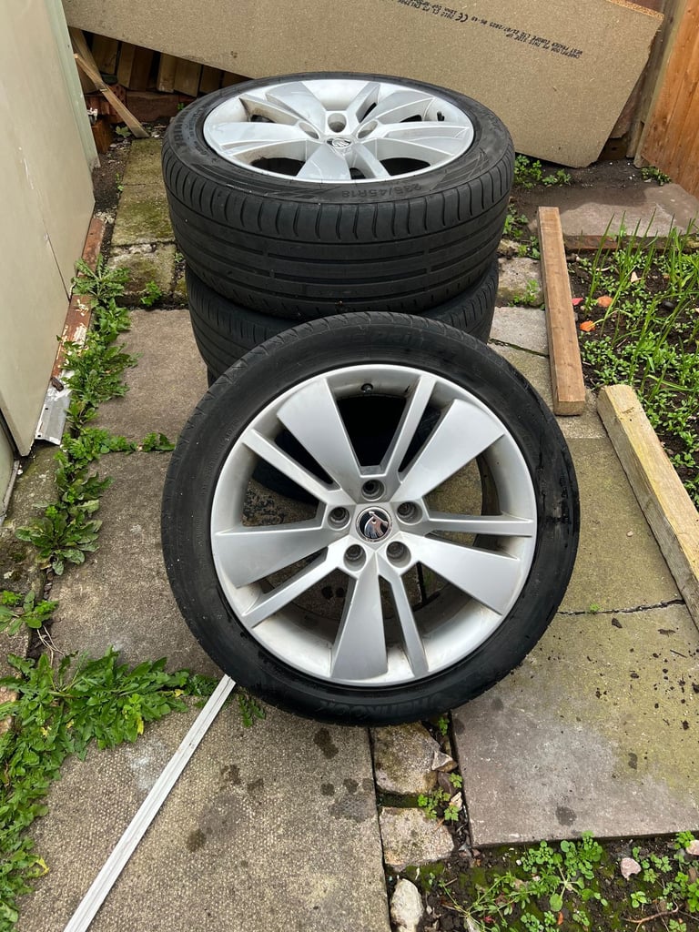 Set of 4 Skoda Superb 18" Alloy Wheels with Tyres – Great Condition 🔥🛞