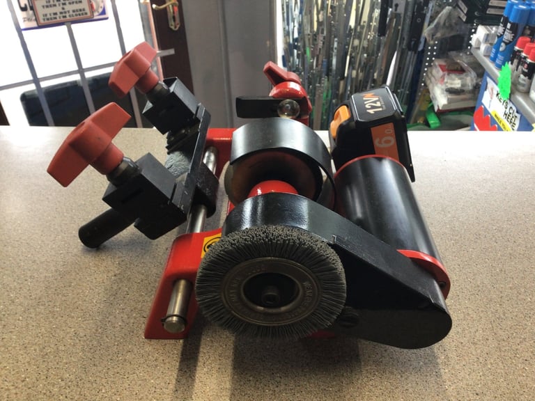 Portable key cutting machine