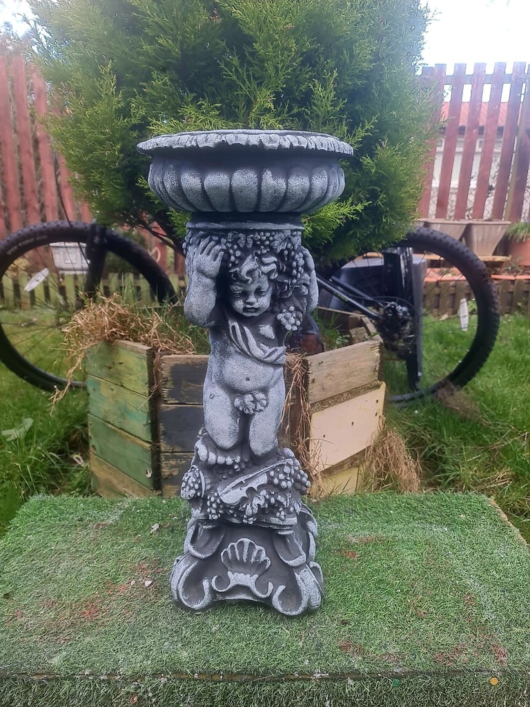 Concrete garden ornaments 